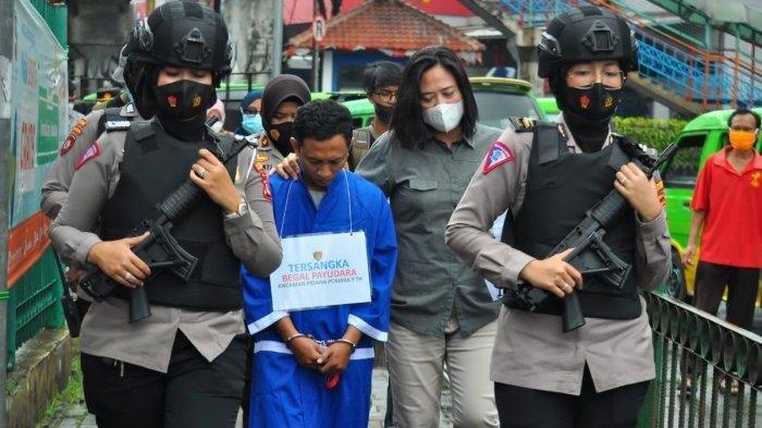 Viral Ayah di Sukabumi Kirim Video Penyiksaan Anak untuk Sang Istri