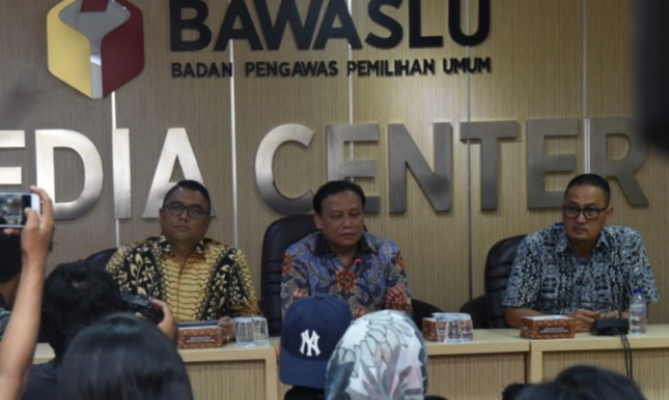 Viral Caleg di Medan Diduga Bagi bagi Uang