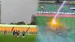 Viral Detik detik Pemain Sepak Bola Tewas Tersambar Petir di Stadion Siliwangi, Kena Kaki Korban