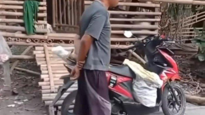 Viral Diduga Paket Tidak Sesuai Motor Kurir Ditahan Customer di Tangerang