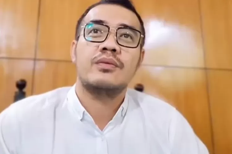 Viral Dosen Tegur Mahasiswa yang Sidang Karena Memakai Kata Aku