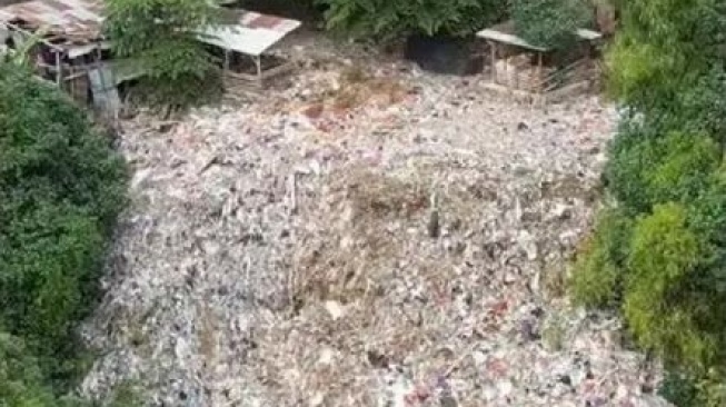 Viral Gunung Sampah di Buleleng Disorot Aktivis Asing