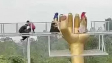 Viral Jembatan Kaca di Banyumas Pecah Disorot Media Terkemuka Inggris