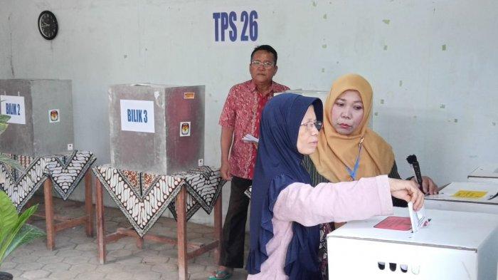 Viral Lansia Ditipu Pendampingnya saat Coblosan: Bawaslu Kerja Dong