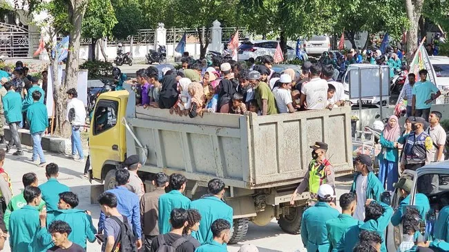 Viral Mahasiswa Aceh Usir Paksa Pengungsi Rohingya, Ibu dan Anak Pengungsi Menangis Ketakutan