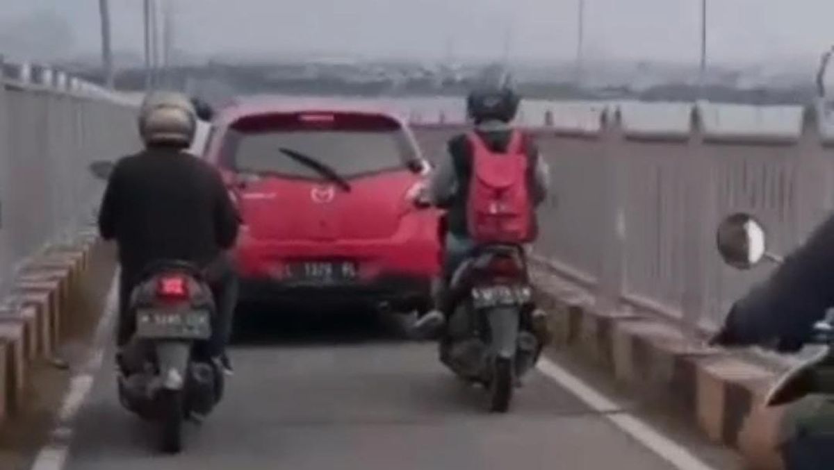 Viral Motor Bonceng 5 Melintas di Jalur Cepat Jembatan Suramadu