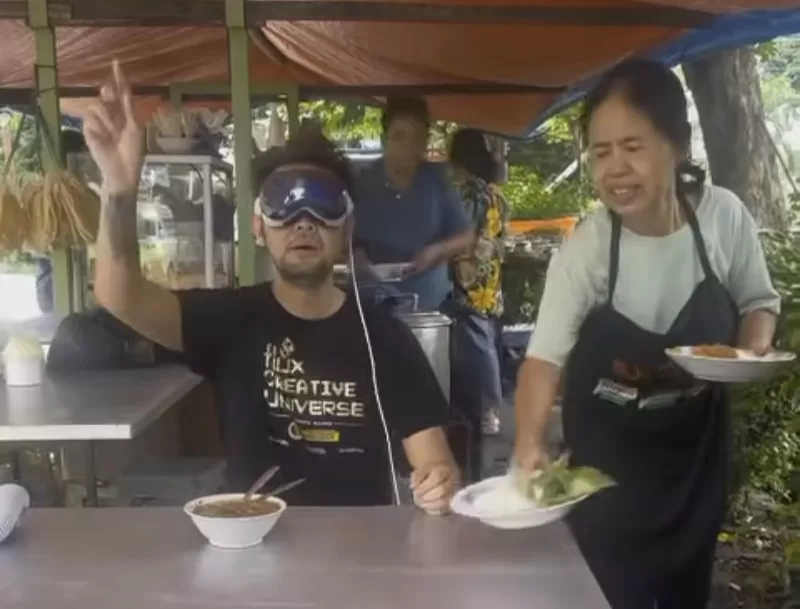 Viral Orang Makan di Warung Pinggir Jalan Pakai Apple Vision Pro, Ini Tanggapan Netizen