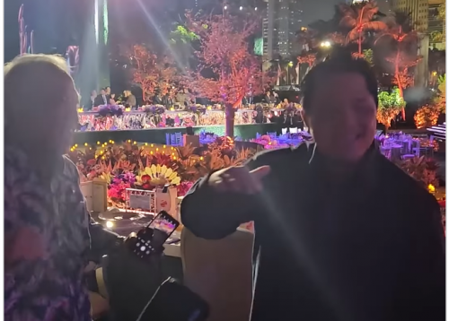 Viral Pak Bas Berulah Lagi Joget Kayang Hibur Erick Thohir