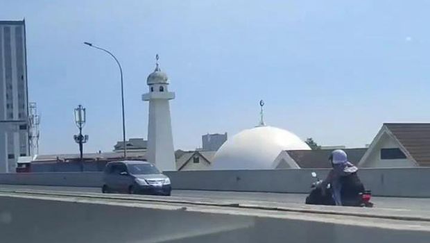 Viral Pemotor Wanita Masuk Tol Lawan Arah Diteriaki Warga Tak Dengar