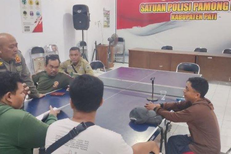 Viral Pengemis di Pati, Siang Meminta minta, Malam Karaokean Bareng LC