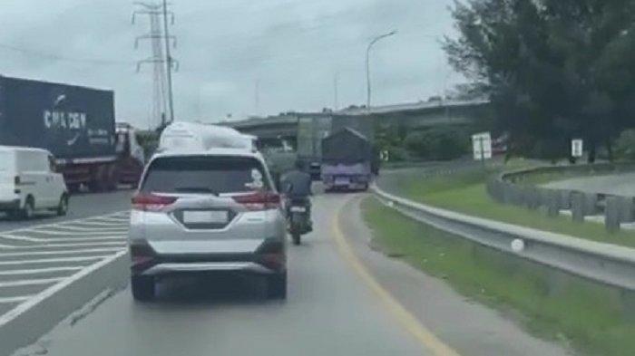 Viral Pengendara Motor Masuk Jalan Tol Japek Tanpa Helm Polisi Kesulitan Cari Pelaku