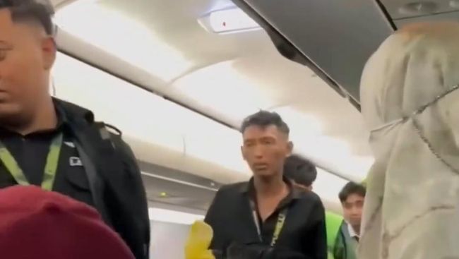 Viral Penumpang Citilink Merokok di Pesawat