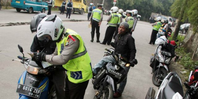 Viral Polisi Minta Uang Rp150 Ribu Saat Tilang atau SIM Ditahan