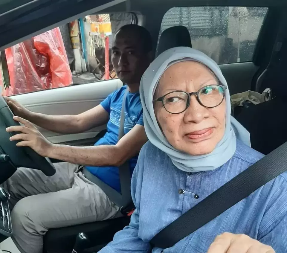 Viral Ratna Sarumpaet Keluar Pakai Mobil saat Nyepi di Bali