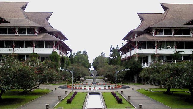 Viral Skema Bayar Kuliah di ITB Pakai Pinjol, Begini Penjelasan Kampus