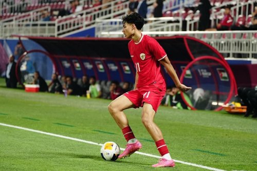 Viral Suporter Timnas Indonesia U 23 Jalur Langit, Nonton Sambil Dzikir Pegang Tasbih