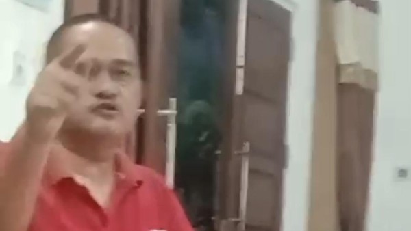 Viral Todongkan Pistol Saat Tagih Utang, Ketua Demokrat Solok Bilang Mancis