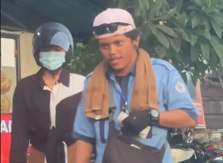 Viral Tukang Parkir Mirip Bruno Mars, Netizen Langsung Heboh