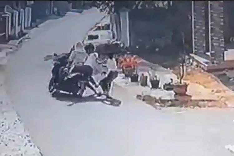 Viral Video Bocah SD di Lampung Tarik Penjambret Ponsel sampai Jatuh dari Motor