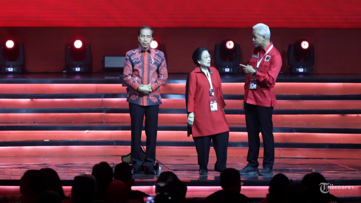 Viral Video Megawati Diduga Hempas Tangan Jokowi, Ganjar Pranowo : Jangan Terjebak Adu Sentimen