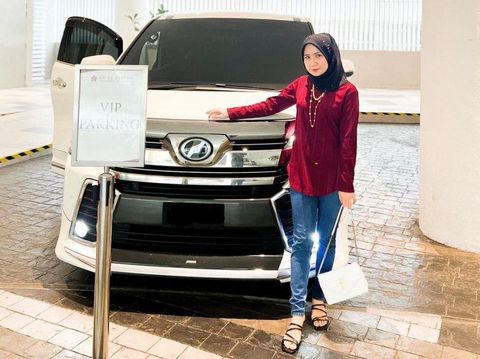 Viral Wanita Bergaji Rp 33 Juta Beli Mobil Miliaran Endingnya Bikin Nyesek