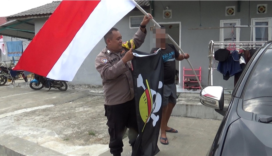 Viral Warga Samarinda Pasang Bendera Merah Putih Berdampingan dengan Tengkorak One Piece