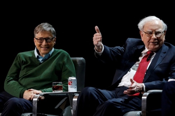 Warren Buffett Belum Berbicara dengan Bill Gates Setelah Skandal Epstein Terungkap